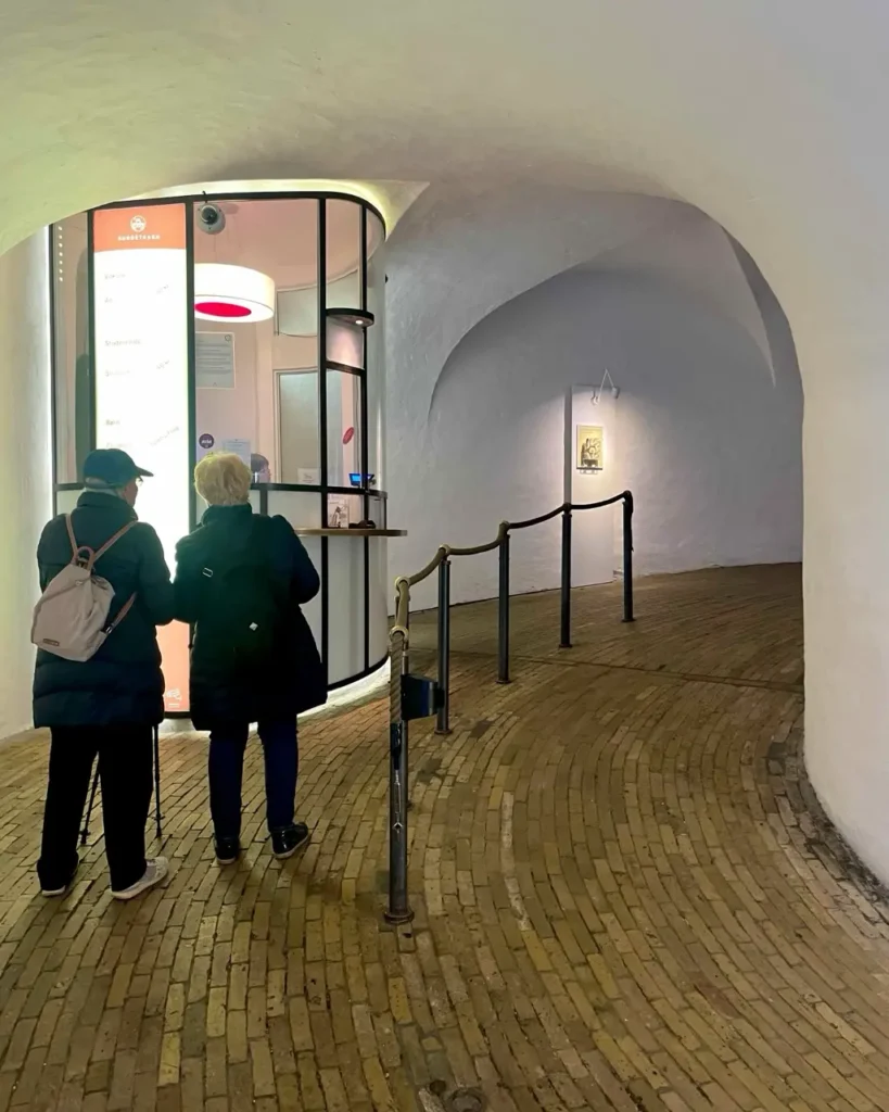 The ticket counter and the spiral walking ramp at the round tower