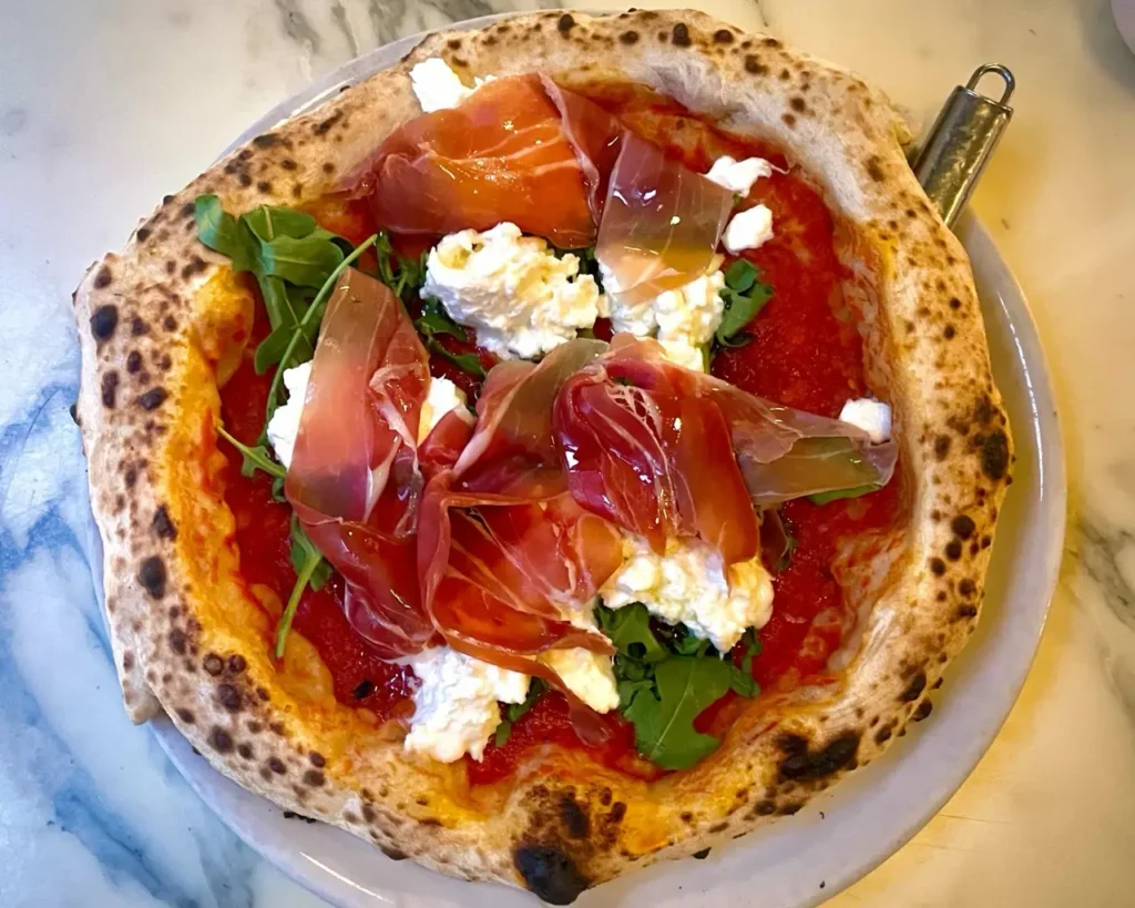 Pizza in Copenhagen - cheap food under 100 DKK